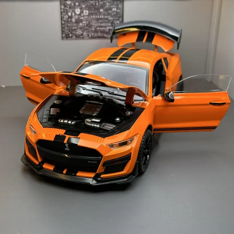 

1/18 Ford Mustang Shelby GT500 Alloy Sports Car Model Diecasts Metal Racing Car Model Sound and Light Essential Ornaments