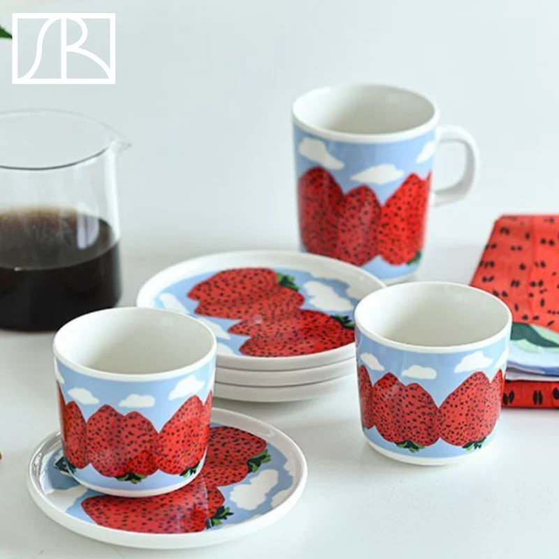 

Marimekko mansikkavuoret strawberry mountain ceramic hand cup mug coffee disc