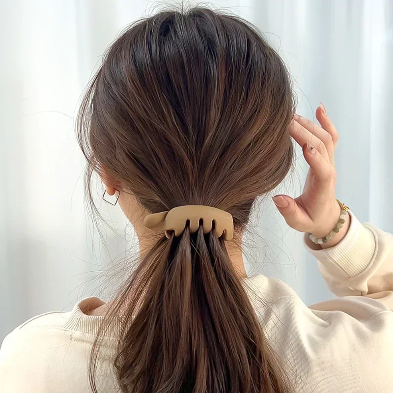 Korean Twist Claw Clips Solid Color Simple Design High Ponytail Styling Tool Hair Accessories Crab Hairgrip for Women Headwear