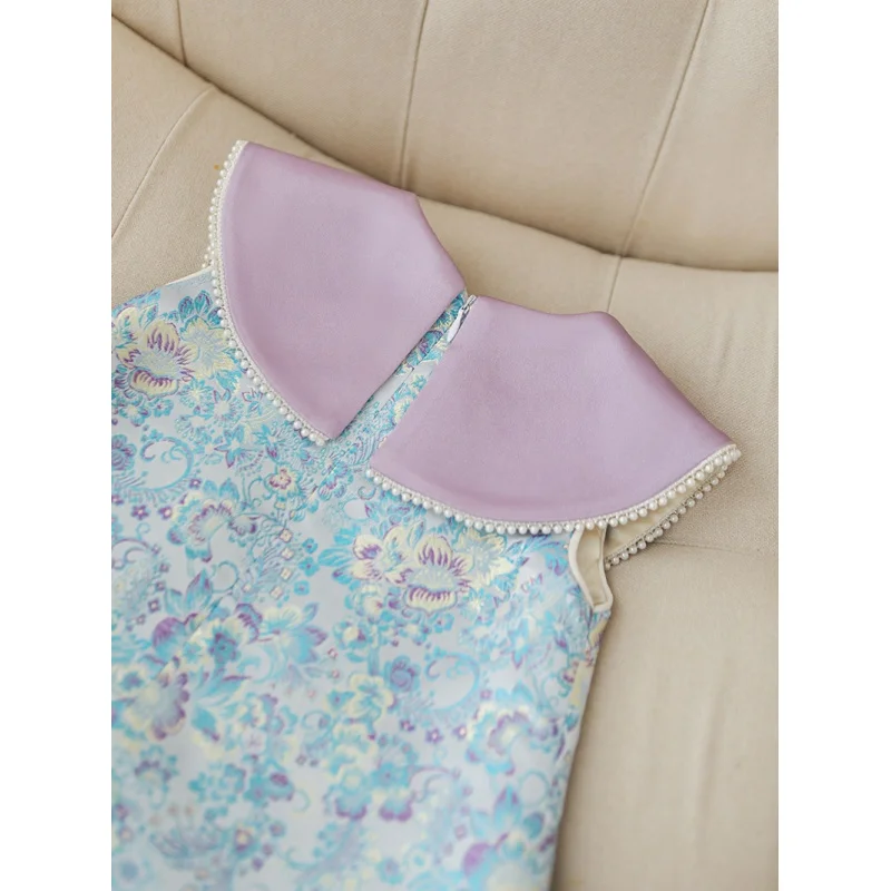

2025Новый маленький детский костюм Cheongsam для девочек, детское платье для одного года, платье Чжуачжоу, национальный модный стиль, женский
