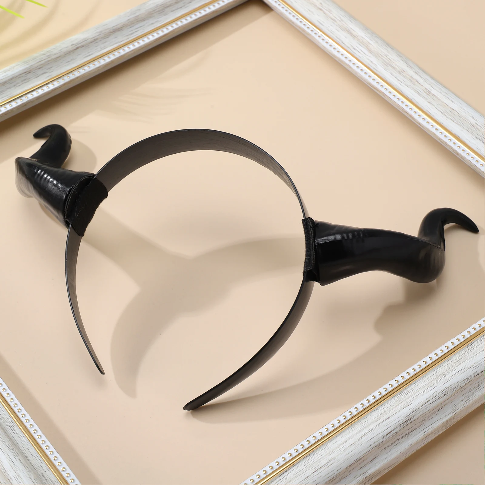 

Resin Plastic Horn Hair Accessories Halloween Headdress Costume Party Gothic Headband Ox Horn Hair Band for Adult Children