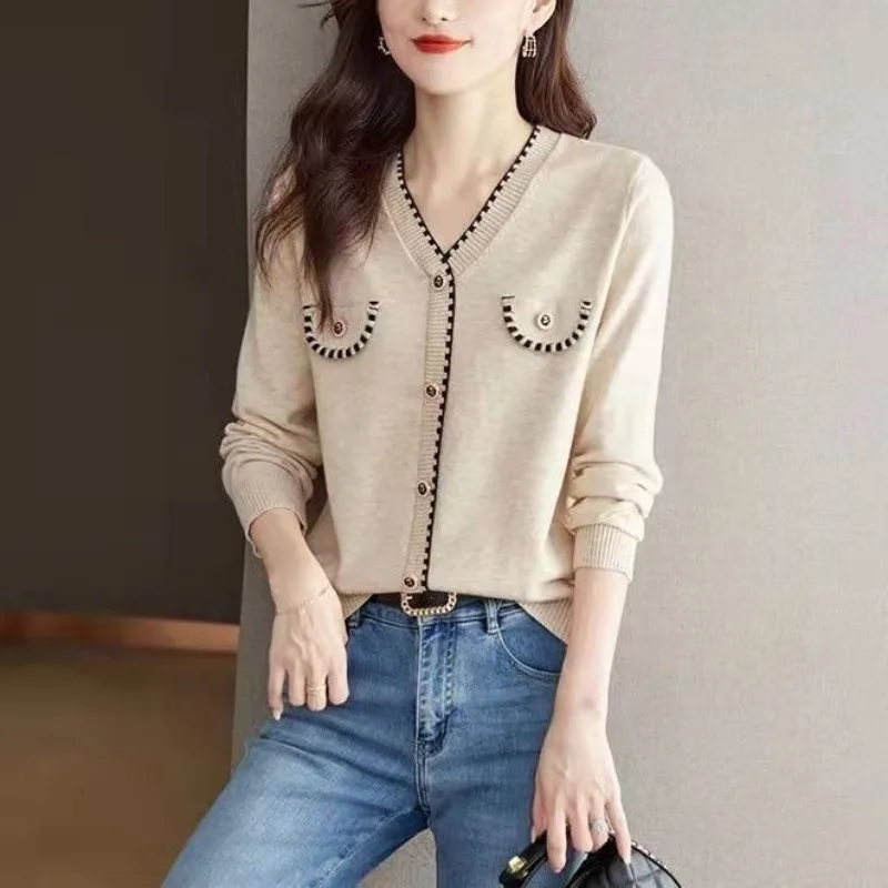 

Autumn and Winter Women's V-Neck Solid Embroidery Single Breasted Pocket Long Sleeve Sweater Knitted Cardigan Coat Casual Tops