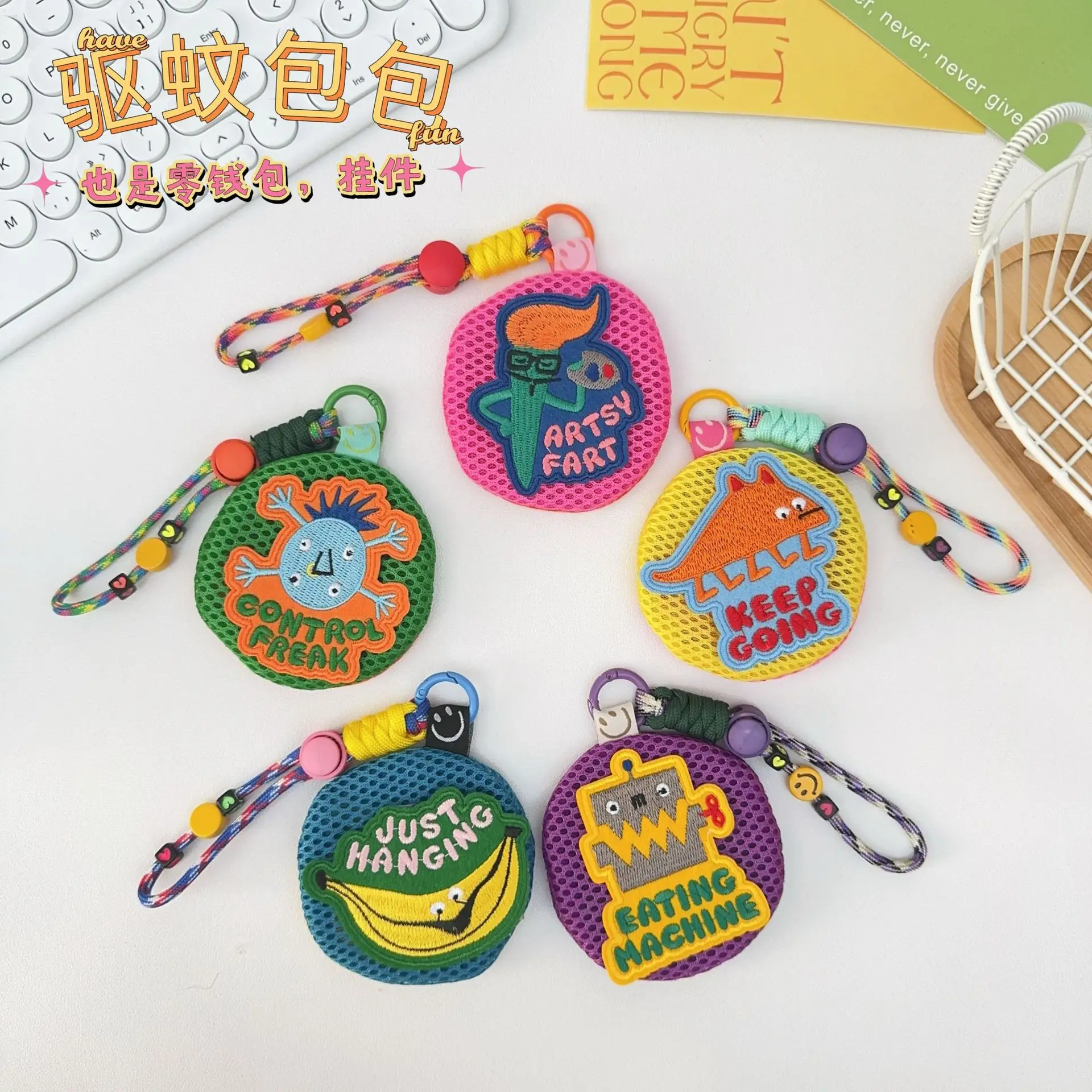 

Portable Small Mesh Pouch Keychain Breathable Buckle Closure Mini Coin Purse Cartoon Pattern with Handle Rope Bag Gift