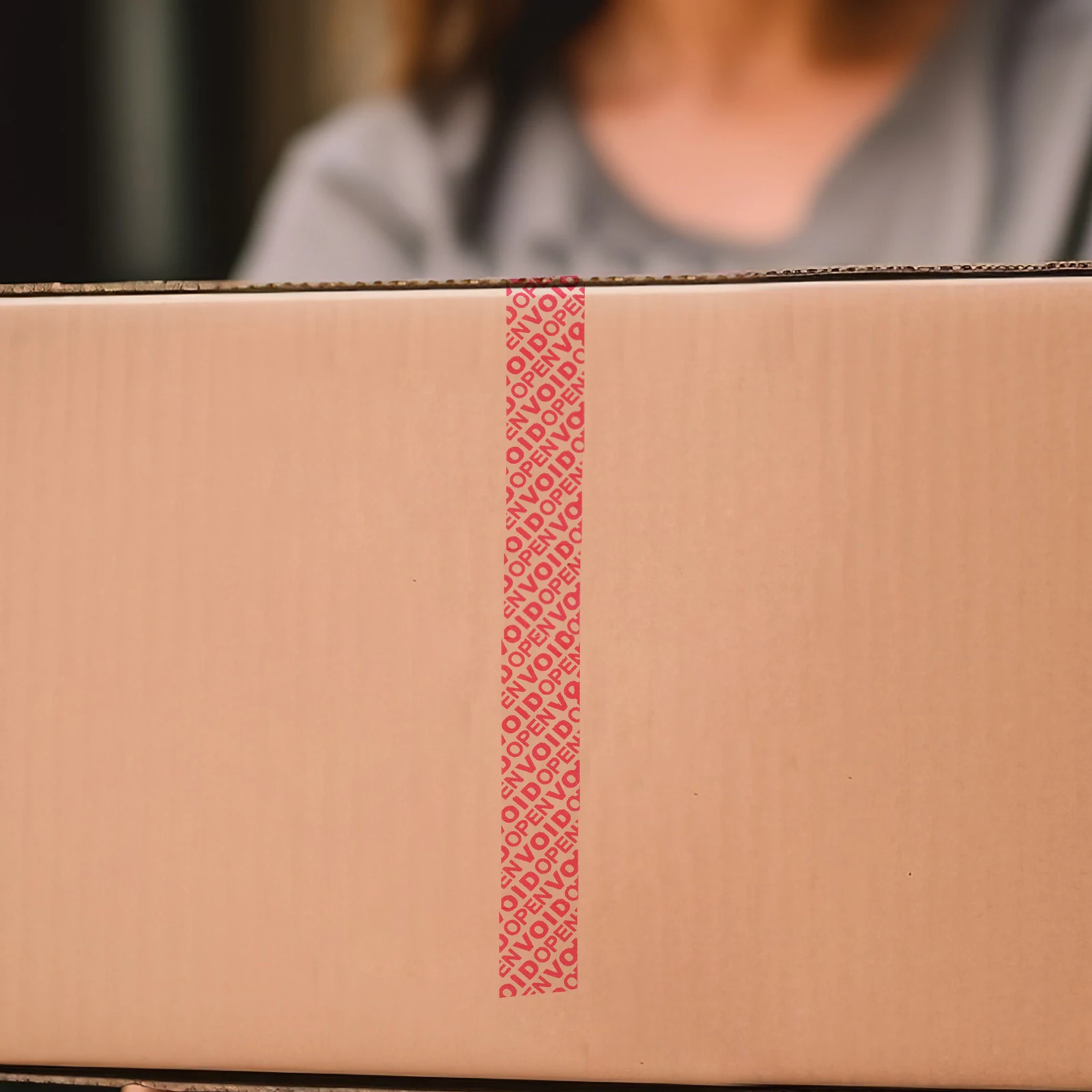 

Red Evident Packaging High Void Adhesive For Shipping Boxes Tamper Proof Seals Total Transfer Storage Security Seals Dispenser