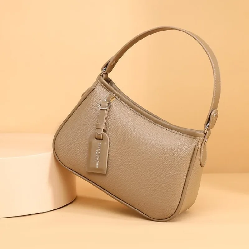 

Hiking Outdoor Leather Crossbody Bag Elegant Paris Vintage Classic Casual Tote Bag Trendy Messenger Bag Ladies Daily Camping