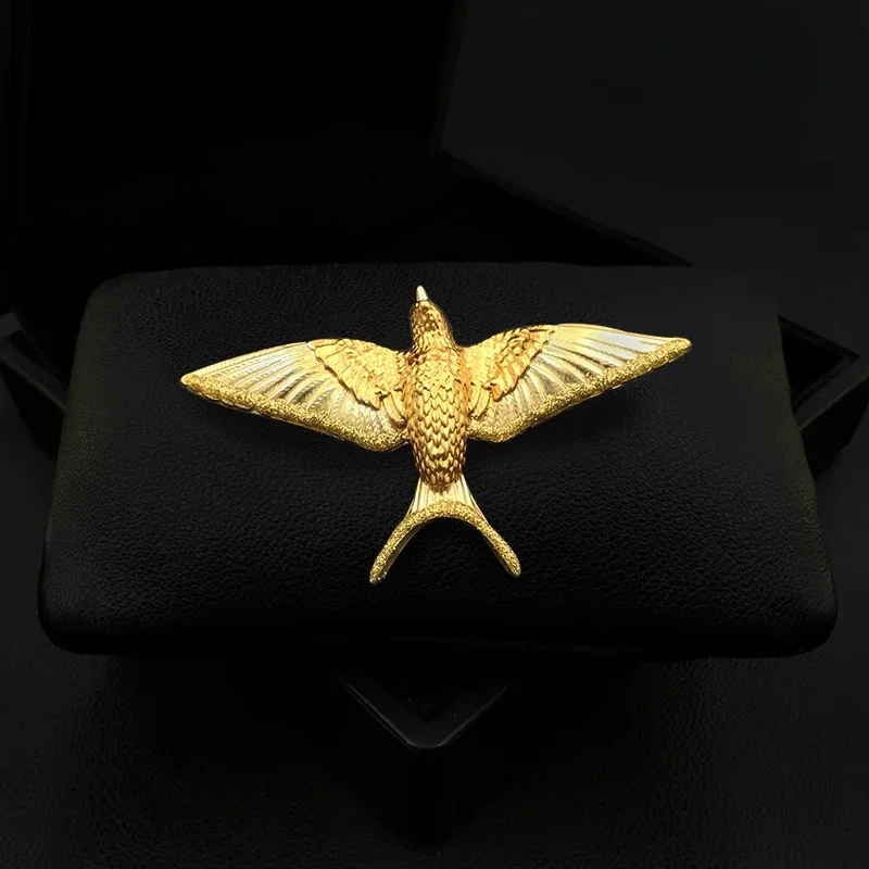 

Golden Brid Brooch with Big Wings for Men Women Suit Fashion Black Swallow Animal Enamel Pin Clothing Accessories Jewelry 2023