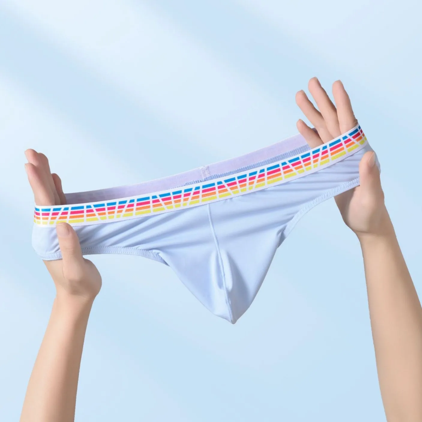 Men's Low-rise Ice Silk Underwear Thong Lift Hips Sexy Panties Breathable Penis Pouch G-string Quick Dry T-Back Underpants Homme