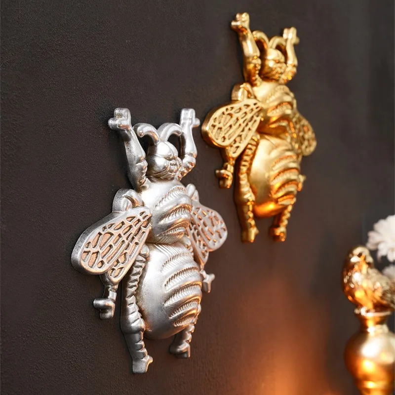 Nordic Vintage Resin Bee Shaped Wall Pendant Living Room Bedroom Homestay Hotel Background Wall Animal Pendant Birthday Gifts