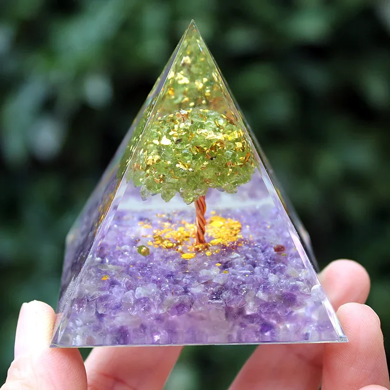 Bursting crystal crushed stone pyramid home resin dripping handicraft table ornament