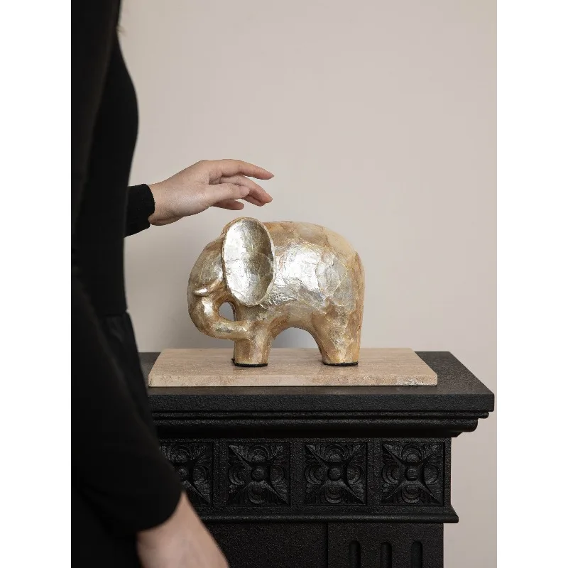 French creative auspicious object ornament, living room entrance countertop decoration, high-end medieval snail gift