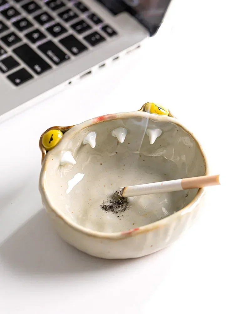 Ceramic ashtray creative personality trend spoof Nordic anti-fly ash large cigar ash storage home living room desktop decoration