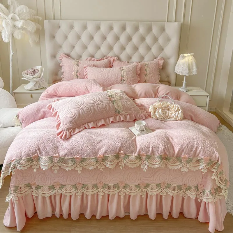 4/6Pcs Pink Flowers Lace Ruffles Princess Bedding Set Warm Thickened Winter Carved Velvet Duvet Cover Set Bedspread Pillowcases