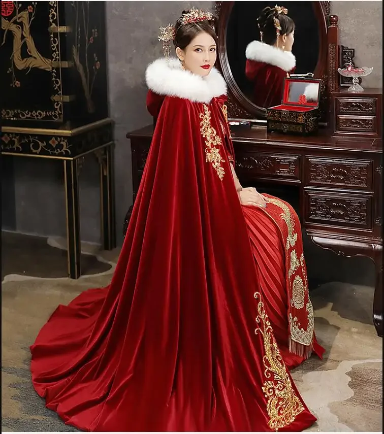 Capa de noiva de veludo com apliques dourados, casaco de noiva até o chão, xale de noiva, capuz com borda de pele falsa personalizado
