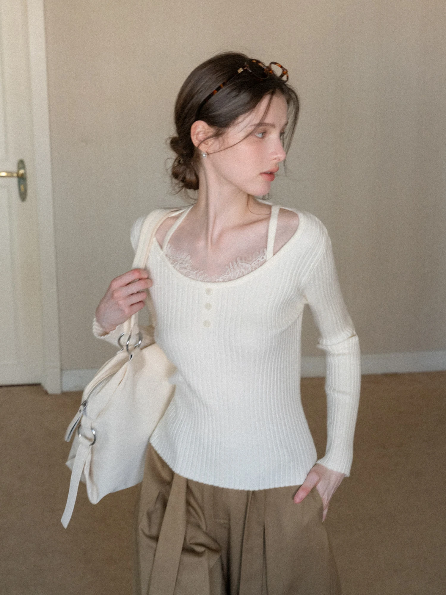 Eggka Lace Knitted Top Slim Fit Design Sensation Shoulder Baring Casual Style Long Sleeve Polyester Fiber Soft And Comfortable