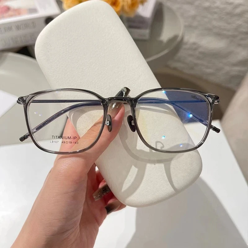 

OLLYMURS New Titanium Eyeglass Frames Retro Round Brand Designer Glasses Men and Women Optical Prescription Eyewear Frames 9107