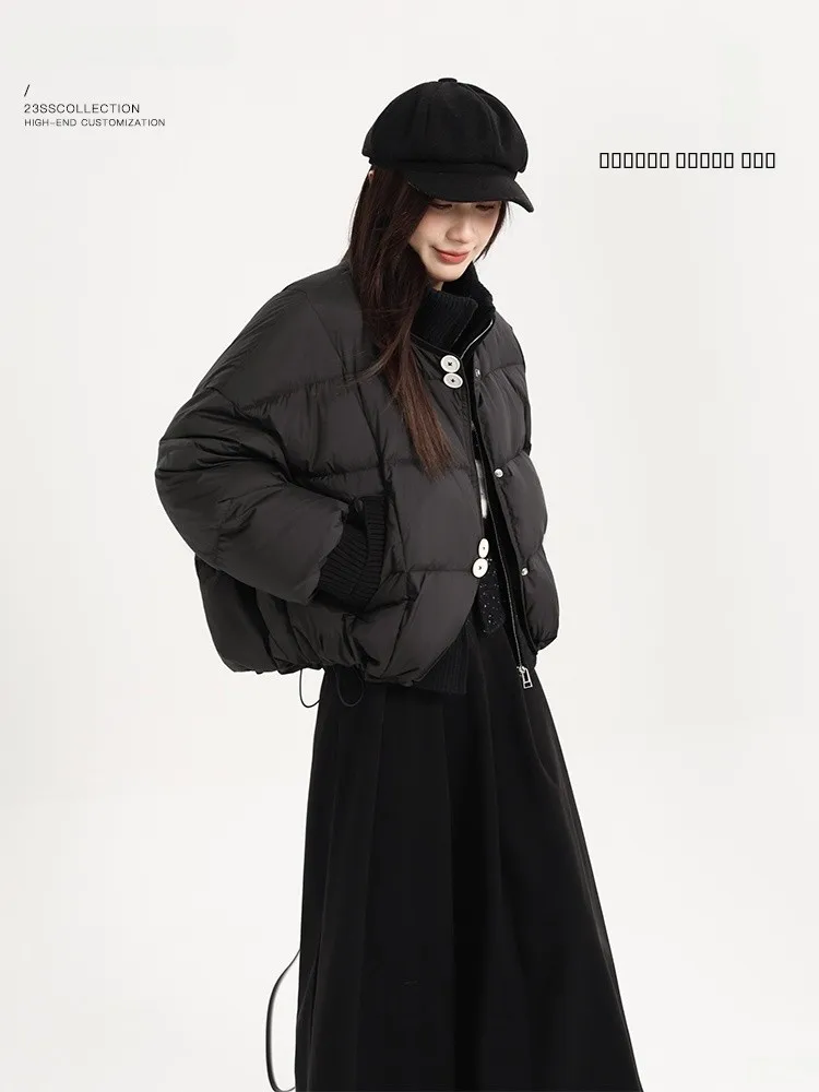 

Черная вязаная куртка-пуховик с пэчворком, женская, укороченная, в корейском стиле, для повседневной носки, с наполнителем из белого утиного пуха, на молнии, однотонная