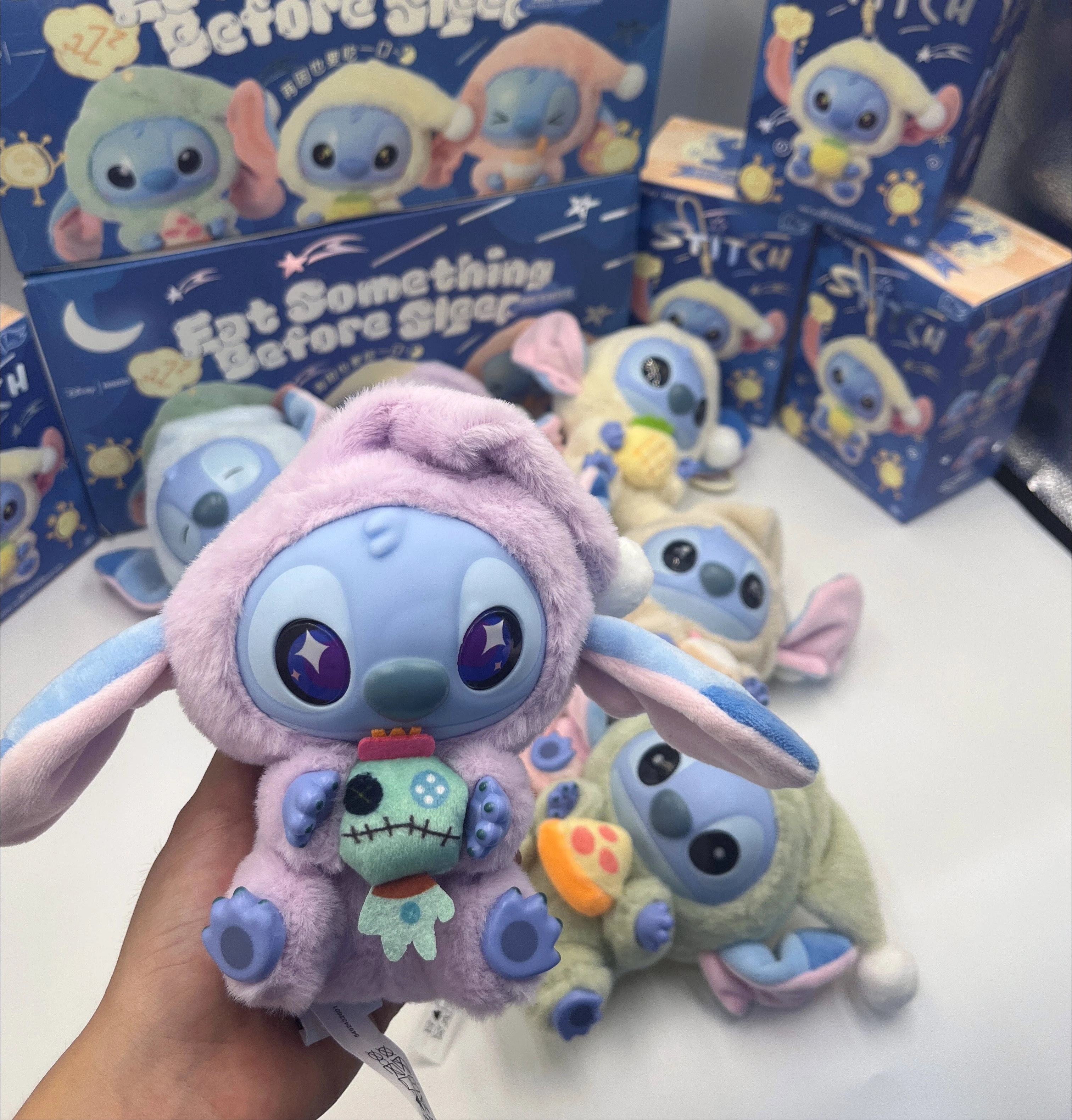 Disney Cartoon Stitch Dolls Anime Blind Box Speelgoed Lilo & Stitch Eet iets vóór de slaap Serie Speelgoed Kinderen Verjaardagscadeau