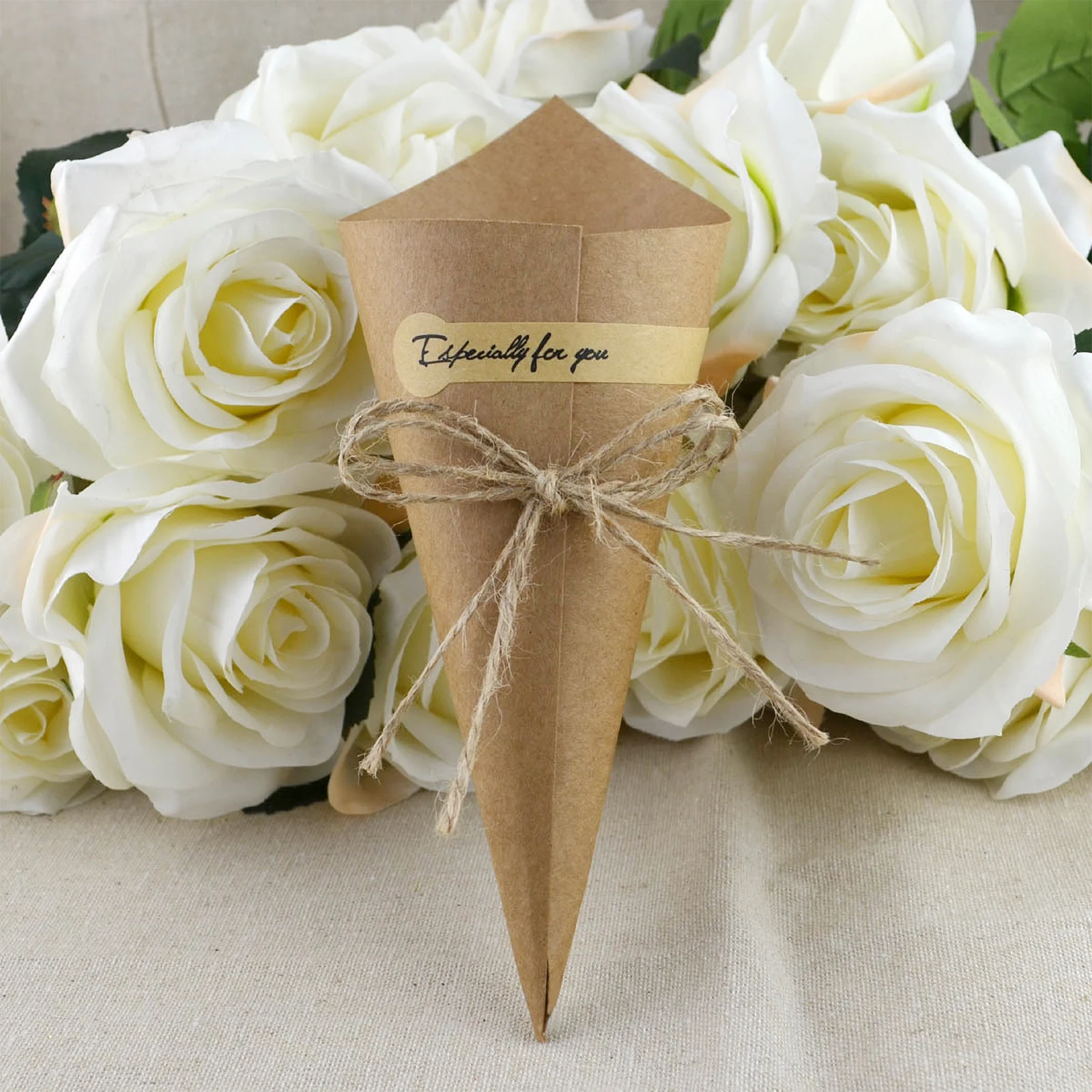 

50 PCS Dried Flower Gift Card DIY Kraft Paper Cones Holder The Wedding Table Decor Candy Boxes Flowers