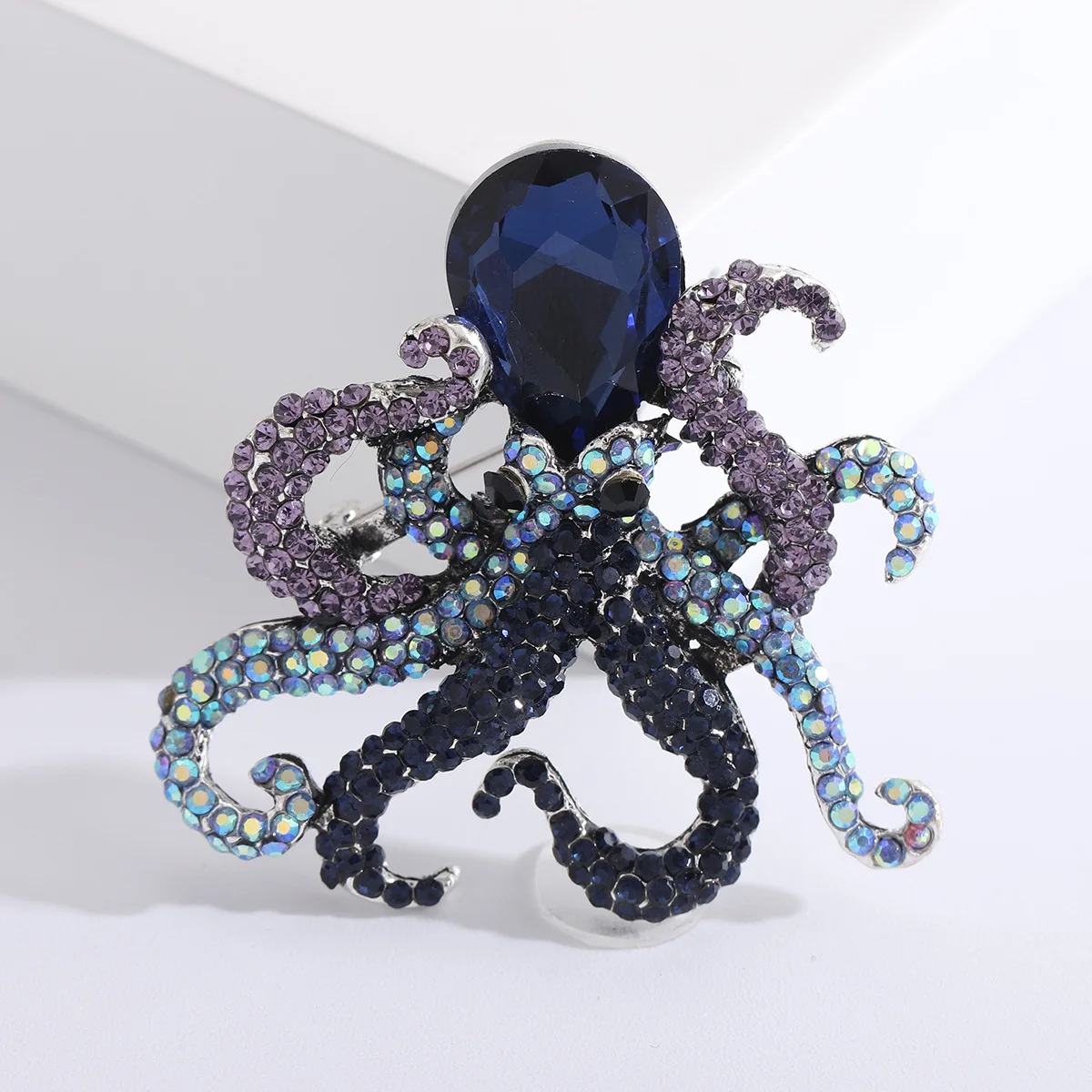 Vintage Animal Brooch Collection Octopus Elephant Unicorn Poodle Rhinestone Alloy Lapel Pins Women Suit Coat Jewelry