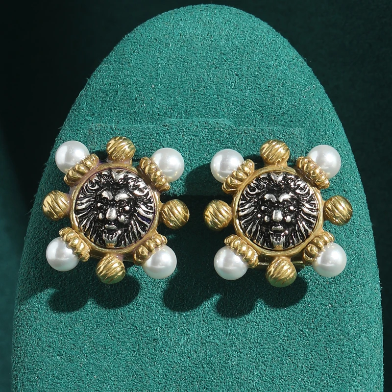 

Vintage Ancient Coins Pearl Earrings Luxury Woman Lion Face Designer Antique Gold Color Retro Jeweley Copper Accessories 2025