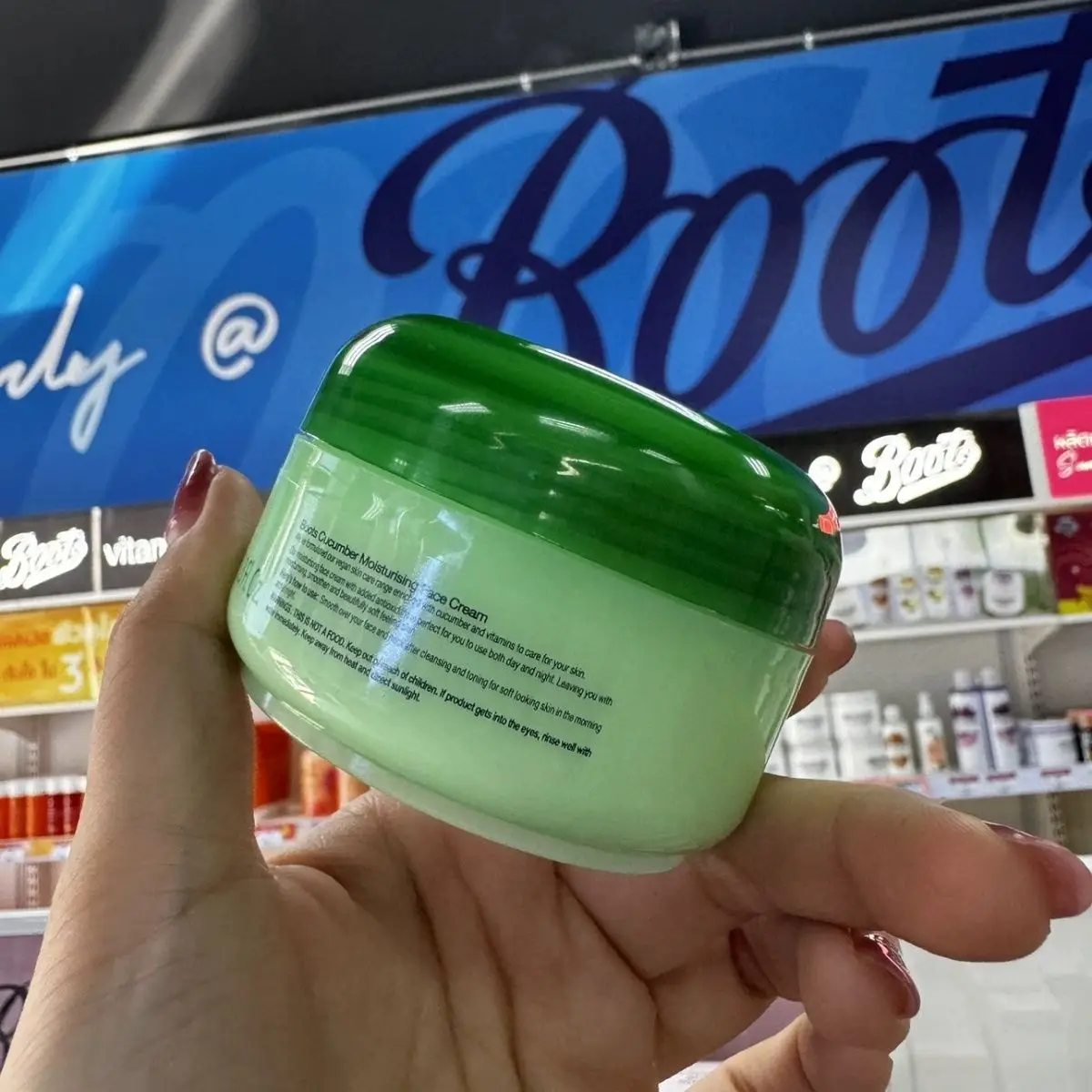 Boots Crème de concombre, éclaircissante et hydratante pour une peau terne, hydrate et évacue le teint