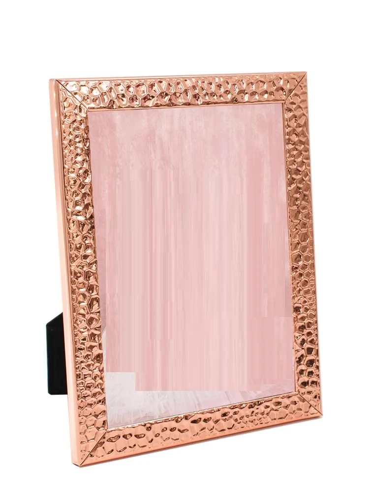 

Simple High-End Platform Metal Photo Frame, Customized Wedding Photos Frame, Creative Wall Hanging Hammer Pattern Ornaments