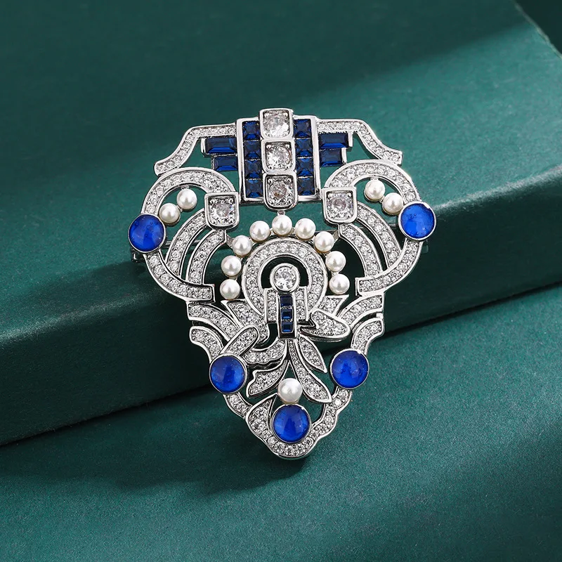 

Luxury Brand Design Shield Women Brooch Inlaid With Zircon Natural Pearl Turquoise Classic Unisex Banquet Clothing Accessories