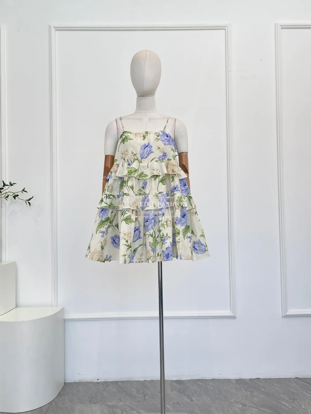 High Quality Beige Floral Print Sleeveless Ruffles Frilled Mini Dress for Holiday