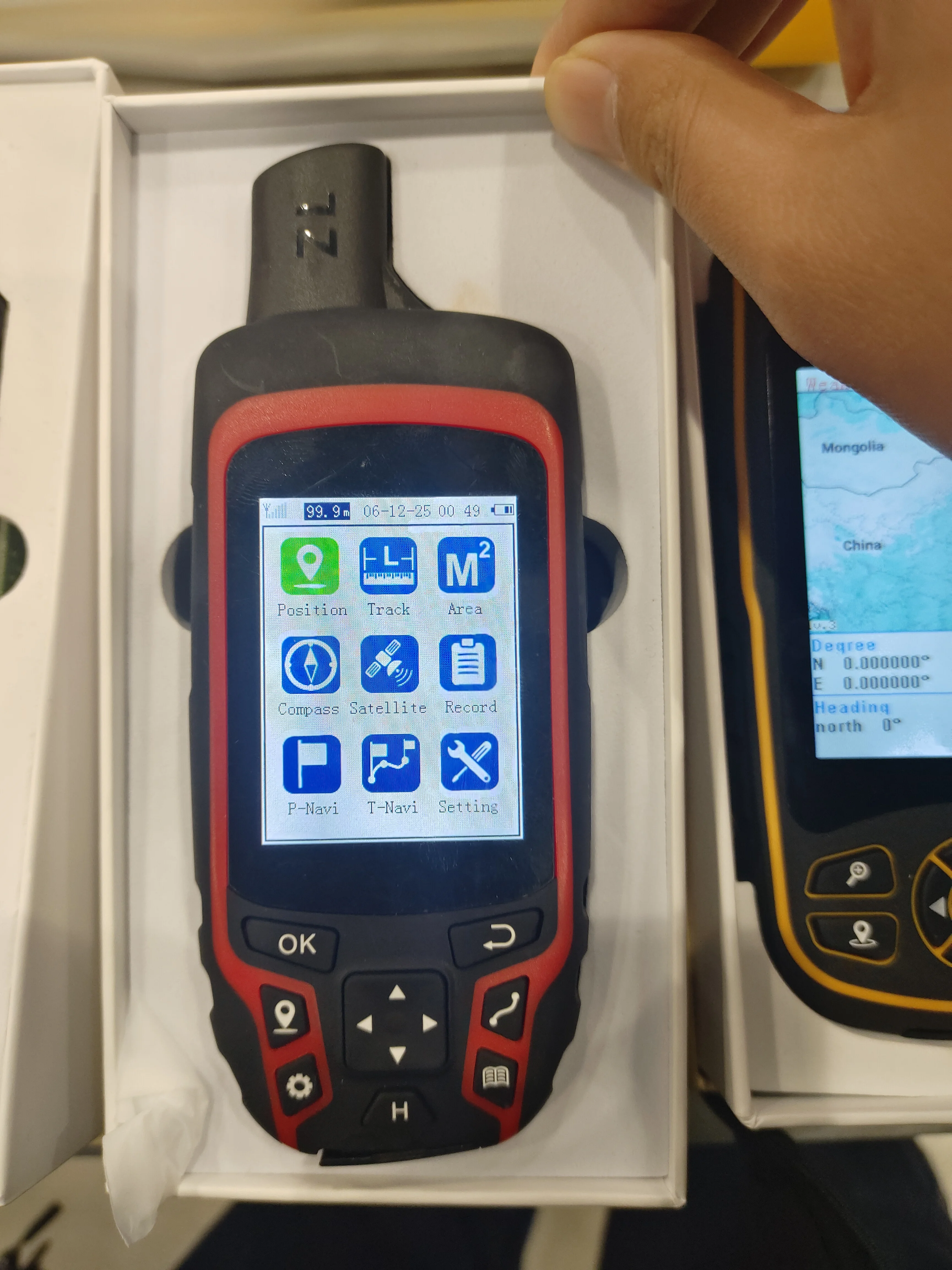 NEW A6 Portable Handheld GPS Navigator Coordinate Recording for Land Survey IP66 Rated -30~65 Operating Temp Multi-GNSS