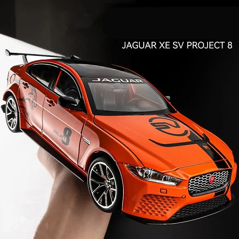 

Большой размер 1/18 Jaguar XE SV Project 8 SUV, модель спортивного автомобиля из сплава, литая под давлением металлическая модель автомобиля, звук и свет, детская игрушка в подарок