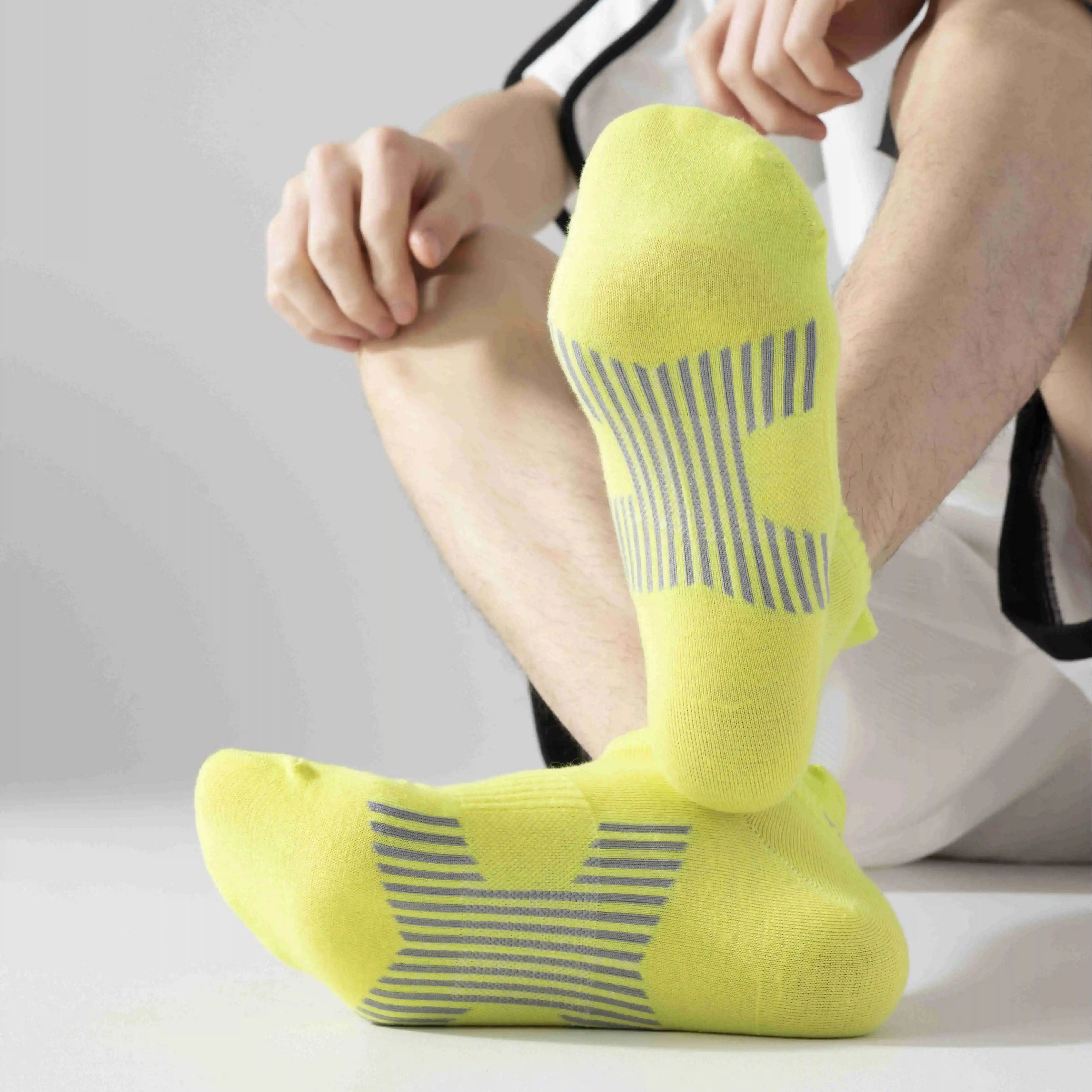 

Short professional sports socks that absorb sweat and are breathable, thick sports running socks
