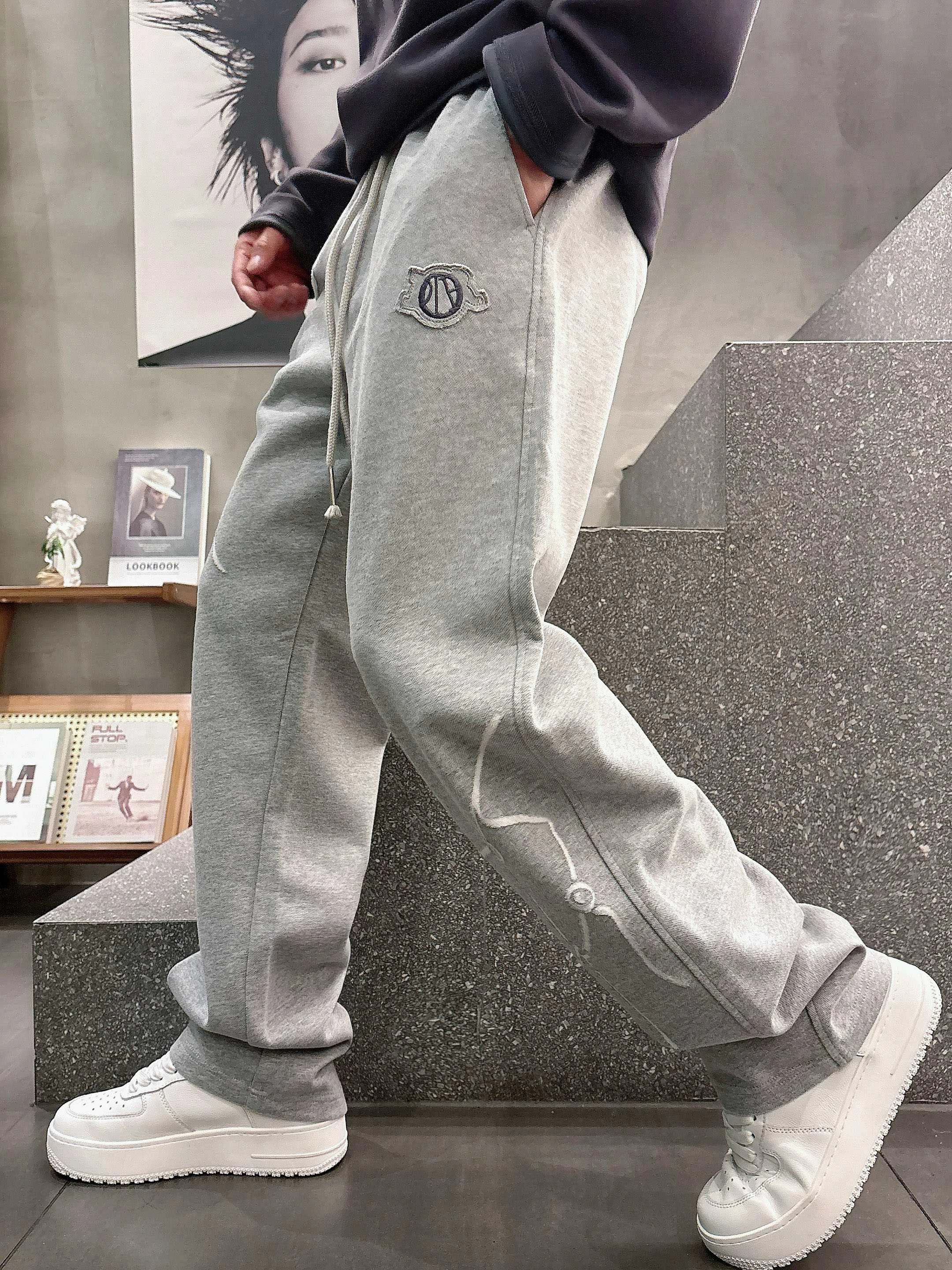 

Мужские повседневные спортивные брюки Осень 2025 с вышивкой, широкие, прямого кроя, класса люкс, свободные, длинные, из футера, повседневные штаны