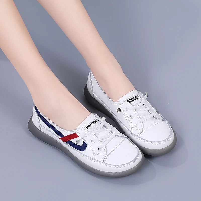 New shallow mouth women\'s shoes small white shoes leather elastic flat casual shoes Korean version of fashionable shoes