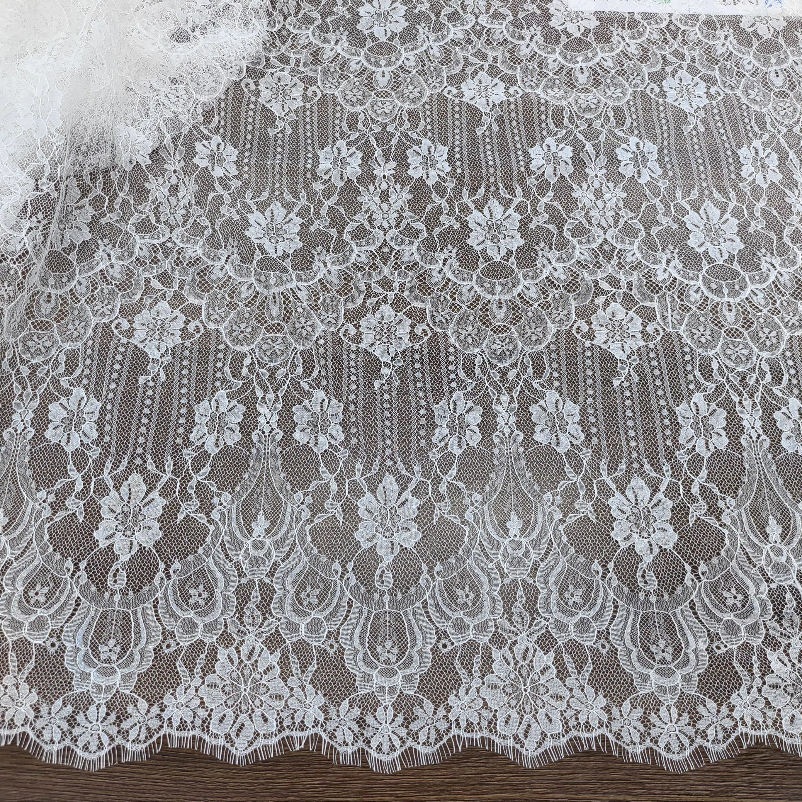 

Белая вышитая мягкая тюлевая ткань для модных свадебных платьев, кружевной материал одежды