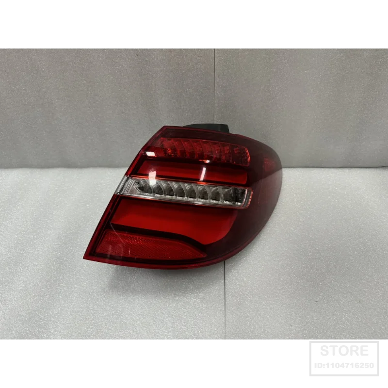 مصباح خلفي LED عالي الجودة لسيارة Mercedes Benz Class B W246 مجموعة مصابيح خلفية LED OE 2469068100/2469068200/2469069100/2469069200