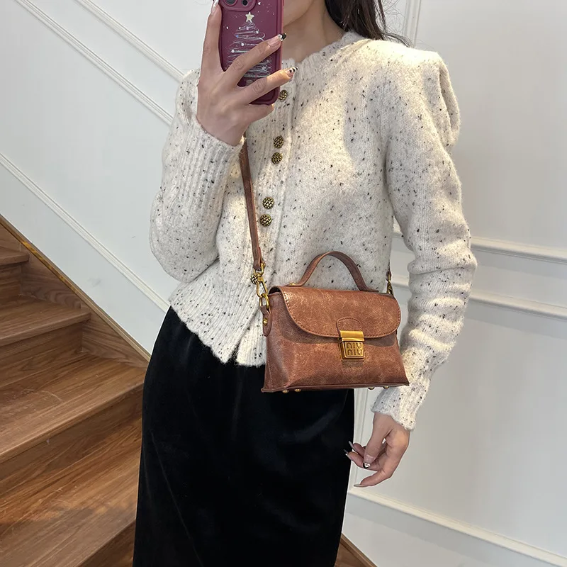 حقيبة وسادة مبطنة كلاسيكية لعام 2026، محفظة كروس مستوحاة من الفرنسية الرجعية للنساء، حقيبة كتف أنيقة للسفر، وصول جديد #2