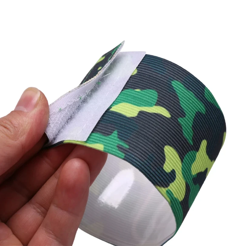 1PC 위장 캡틴 완장 축구 경기 C라인 완장 위장 완장 도매 착용 가능 랩 스타일 탄성 벨크로