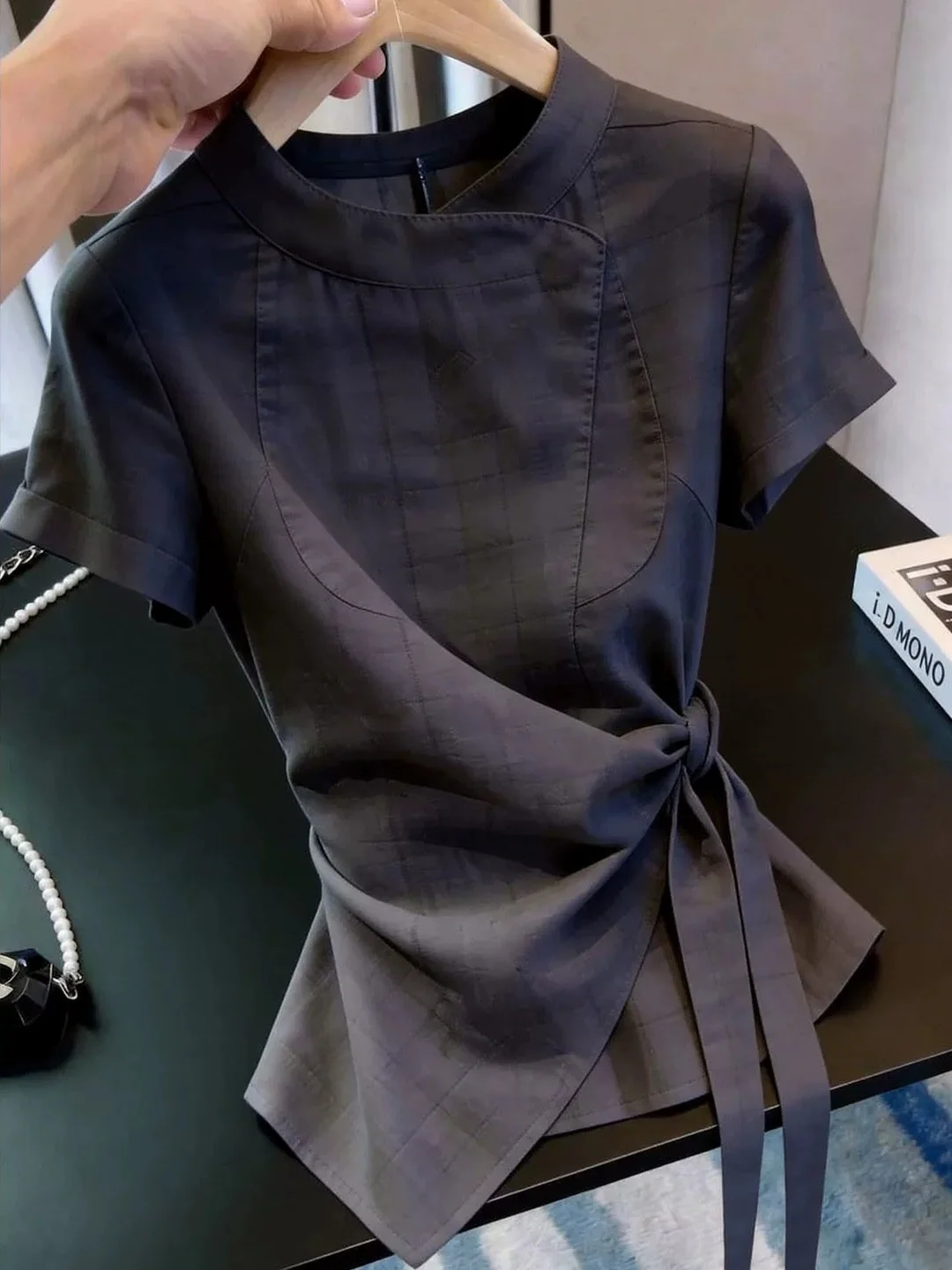 

Elegant Waist-Cinching Short Sleeve Shirt Comfortable Pure Color Versatile Women's Top Korean Style Slim Fit Commute Wear