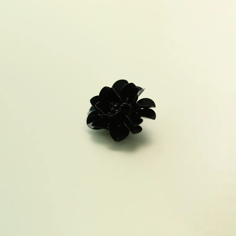 1pc Black Flower Modelling Buttons Plastic Beaded Flower Sewing Button Handsewn Buttons Cashmere Coat Sweater Clothing Accessory