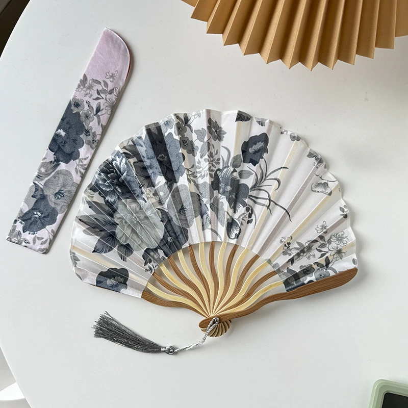 Chinesischer japanischer Seidenfächer, Faltfächer, Hochzeitsfächer, Kunstgeschenke, Tanz-Handfächer, Vintage-Bambus, faltbar, handgehaltene Blumenfächer