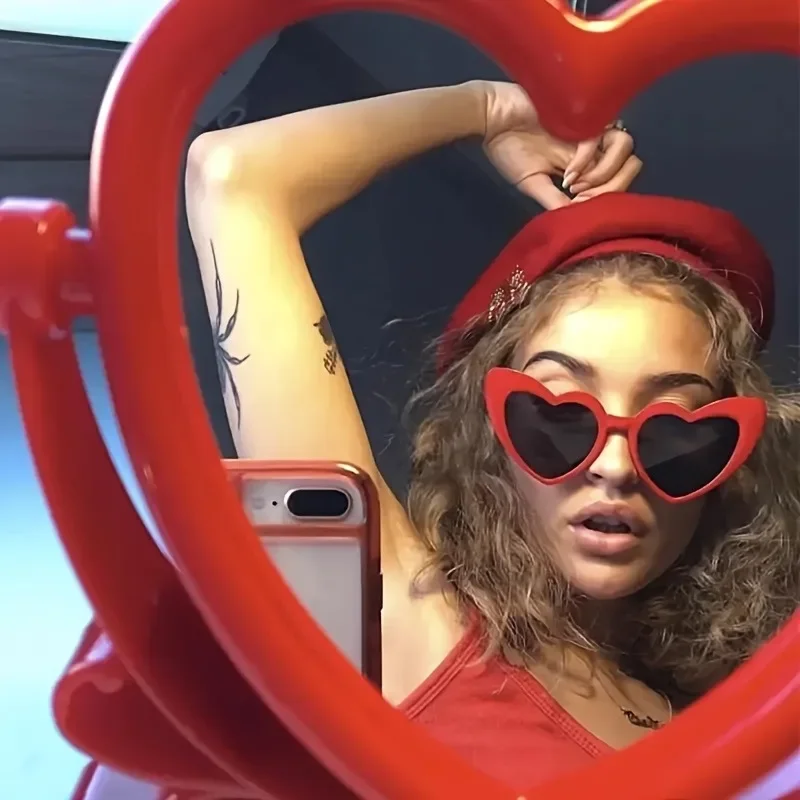 

10pcs Heart-Shaped Fashion Glasses for Women - Stylish UV Protection Perfect for Beach Vacations and Photo Shoots