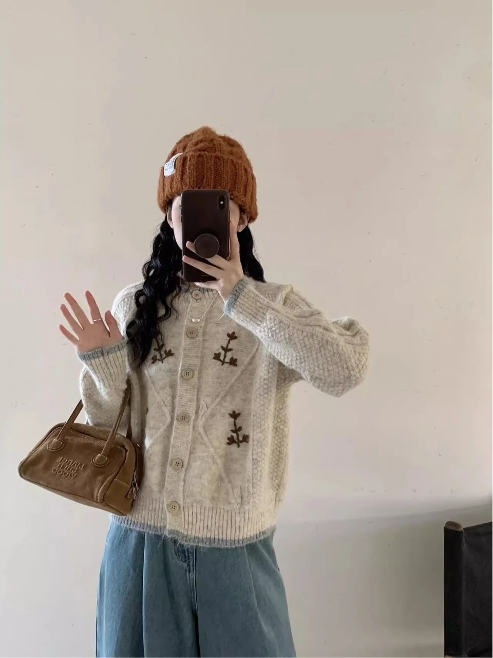 

Мягкий женский кардиган свободного кроя в корейском стиле, новинка зимы, универсальный, удобный, омолаживающий...