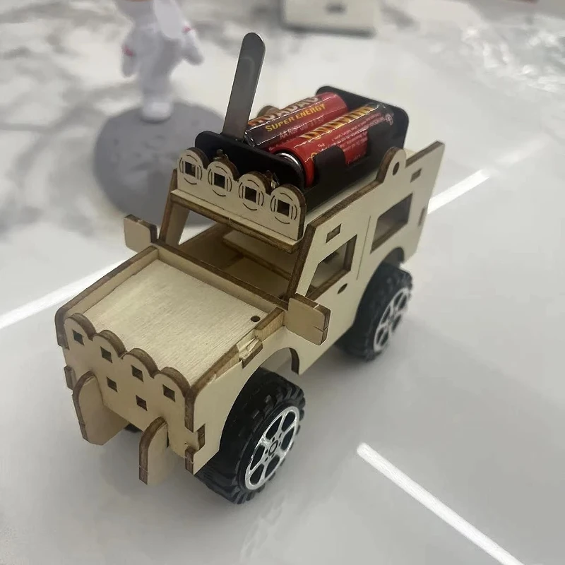 ชุดประกอบรถยนต์ไฟฟ้า DIY: ของเล่นวิทยาศาสตร์ฝึกปฏิบัติ ช่วยสอนแนวคิดด้านวิศวกรรม สร้างแรงบันดาลใจให้กับนวัตกรรมและความคิดสร้างสรรค์