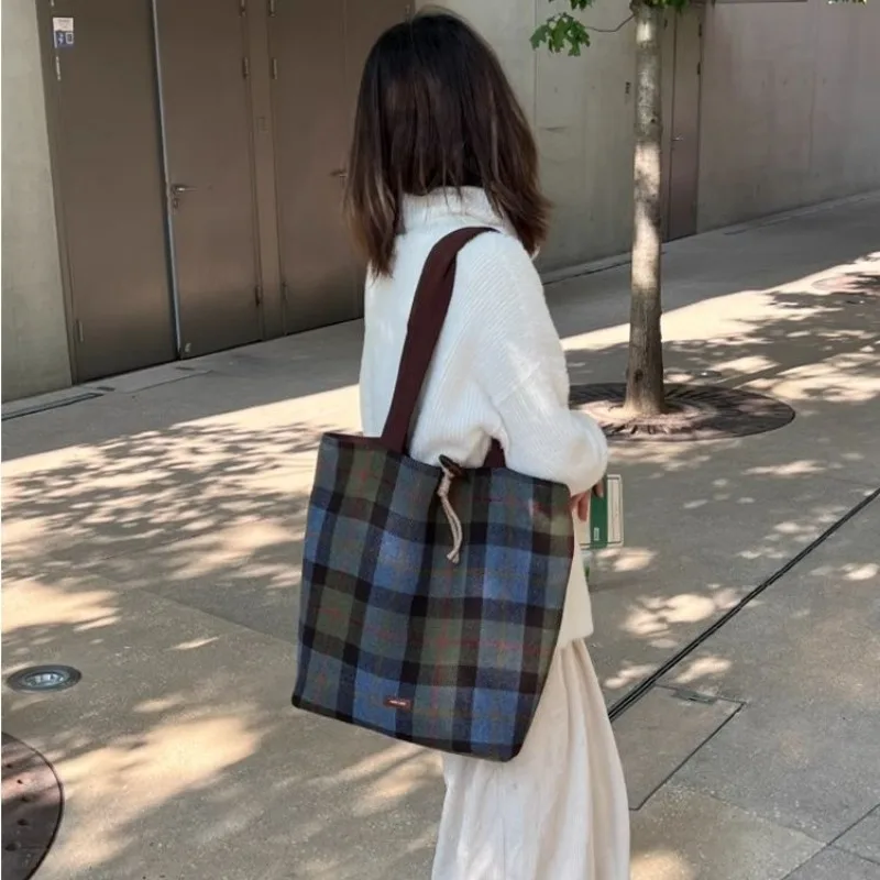 Shoulder Bags Women Plaid Casual Large Capacity Vintage Woolen Commuter All-match Tote Bag Students Travel Multi-function Chic