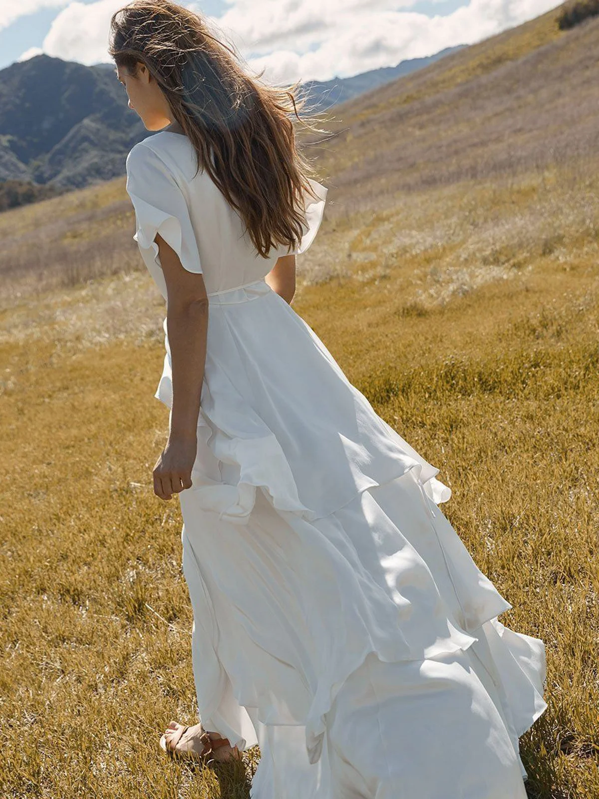 Sexy decote em v profundo a linha sem costas chiffon flutter mangas em camadas robe de mariée praia vestido de casamento simples vestido de noiva vestido