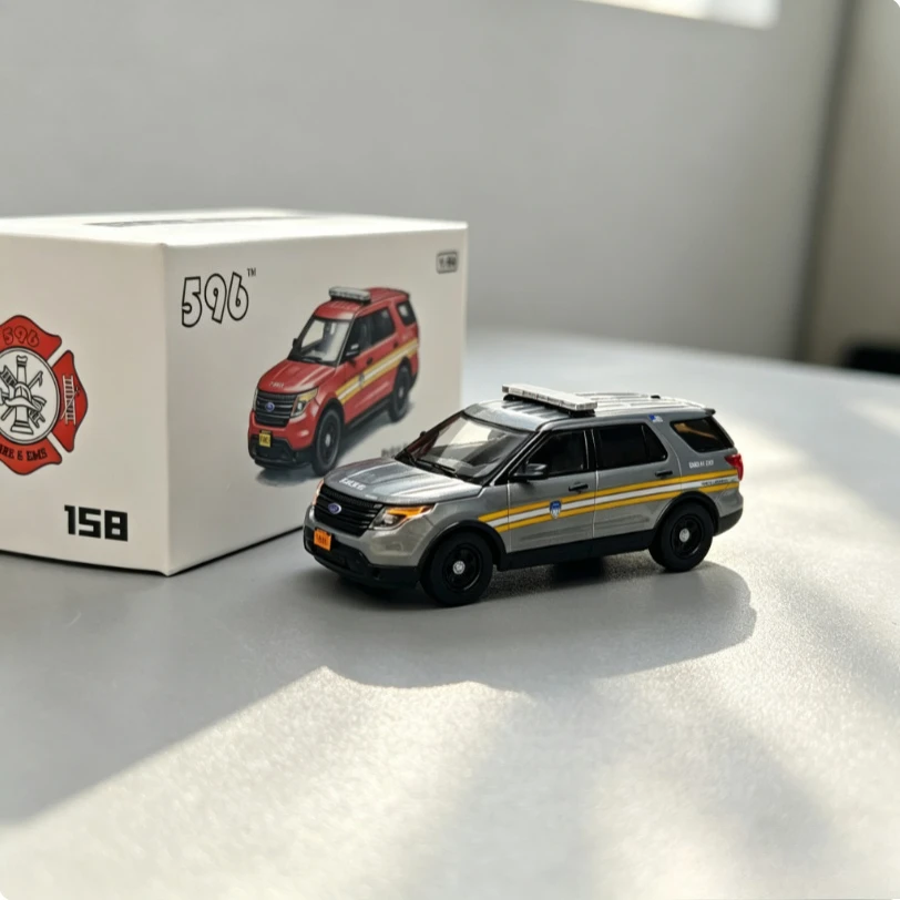 Spot 596 1:64 Ford Explorer - FDNY New York Fire Detective Varnish Alloy diacast cast car model rebound toy