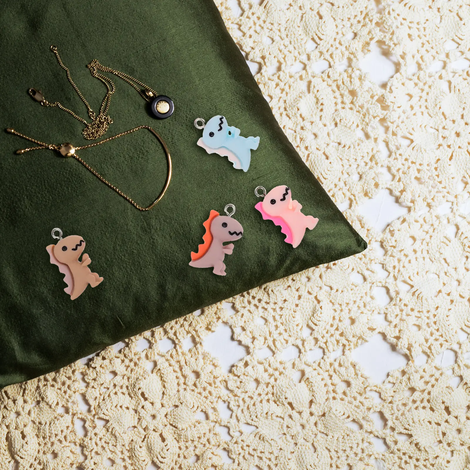 

50Pcs Colorful Dinosaur Pendants Delicate Exquisite Resin Charms for DIY Jewelry Making Necklaces Bracelets Keychains Bag