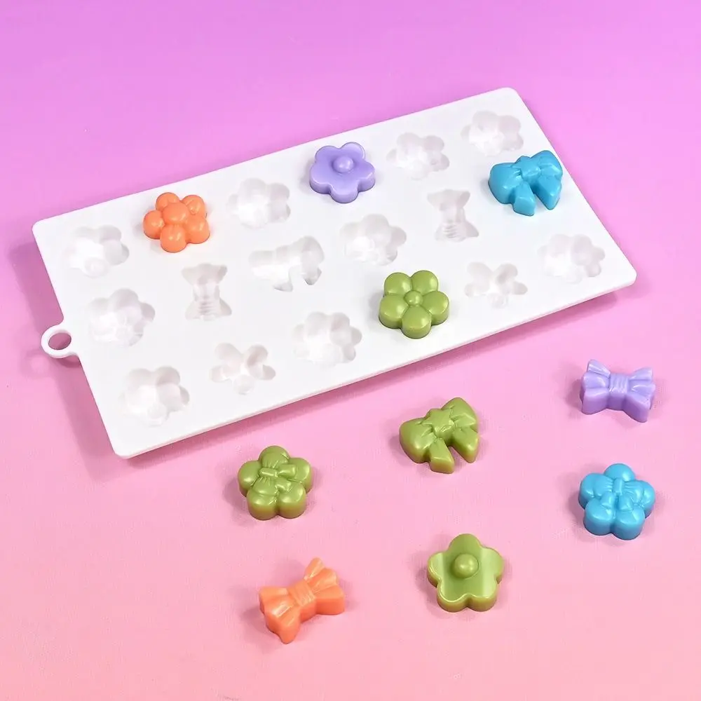 

18-Cavity Baking Cake Molds Food-Grade Silicone Heat-Resistant Chocolate Mold DIY Flowers Bowknot Mousse Mould Valentine's Day
