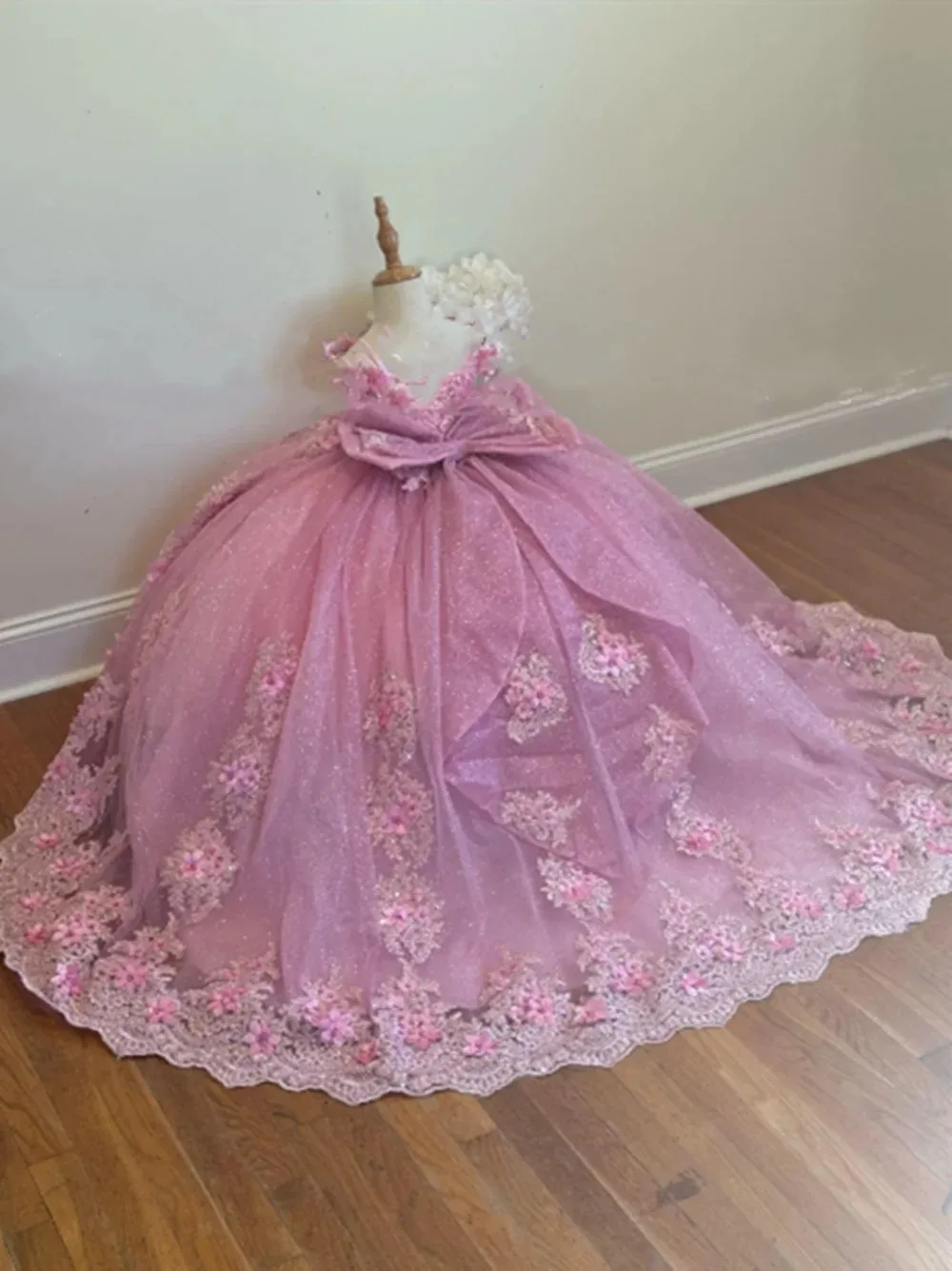 Flower Girl Dress For Wedding With Bow Lace Applique Tulle Puffy Shiny Kids Birthday Party First Communion Ball Gowns Customized image 2