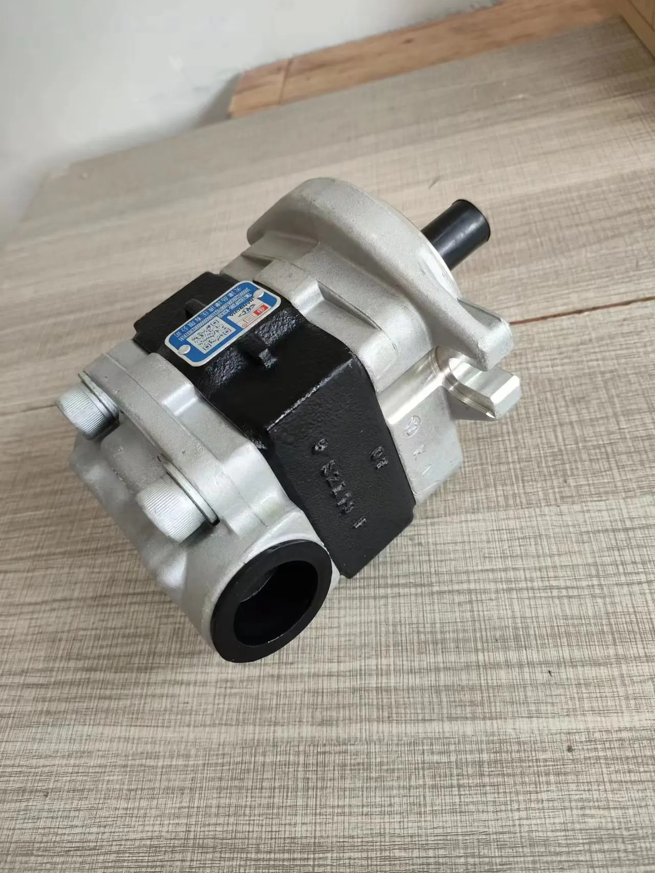 Excellent Quality JP300-623000-000 Steel Material Forklift Components Gear Pump for Forklift, Heli, Hangcha, EP Etc.